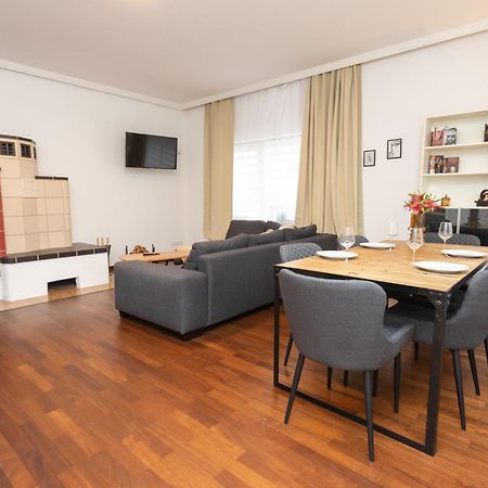 Stadthaus Mit 2 Schlafzimmern & Wohnzimmer Mit Kamin - Kostenloser Privat-Parkplatz Auf Dem Grundstueck Lipsko Exteriér fotografie