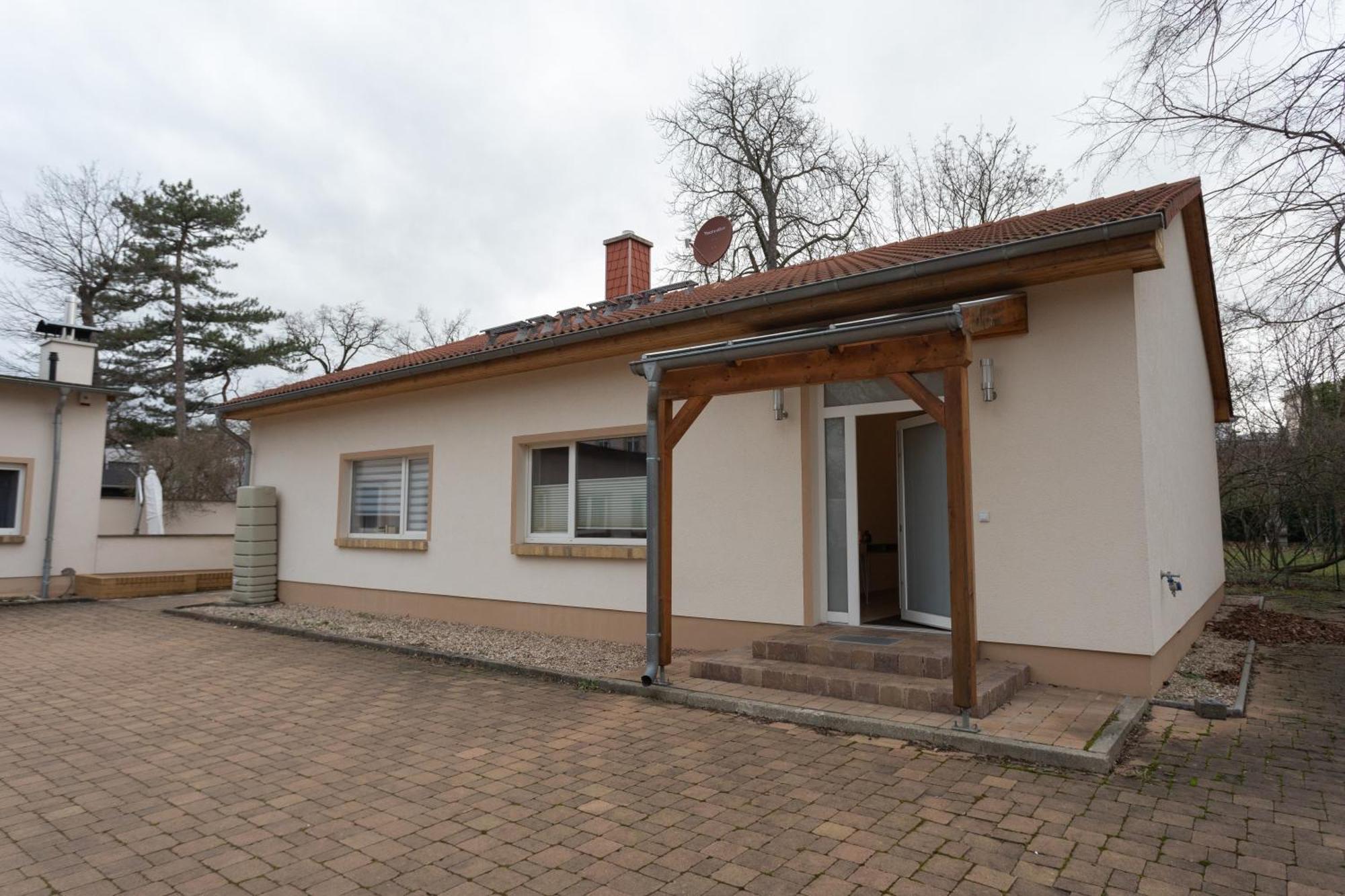 Stadthaus Mit 2 Schlafzimmern & Wohnzimmer Mit Kamin - Kostenloser Privat-Parkplatz Auf Dem Grundstueck Lipsko Exteriér fotografie