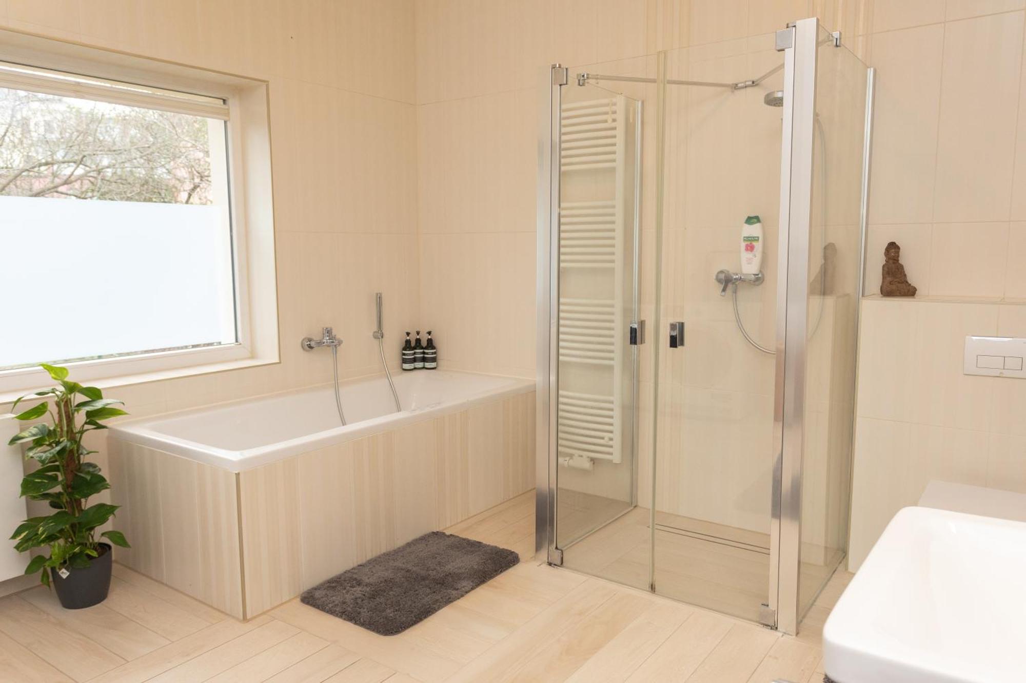 Stadthaus Mit 2 Schlafzimmern & Wohnzimmer Mit Kamin - Kostenloser Privat-Parkplatz Auf Dem Grundstueck Lipsko Exteriér fotografie