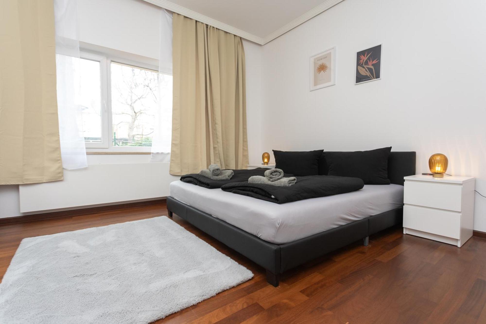 Stadthaus Mit 2 Schlafzimmern & Wohnzimmer Mit Kamin - Kostenloser Privat-Parkplatz Auf Dem Grundstueck Lipsko Exteriér fotografie