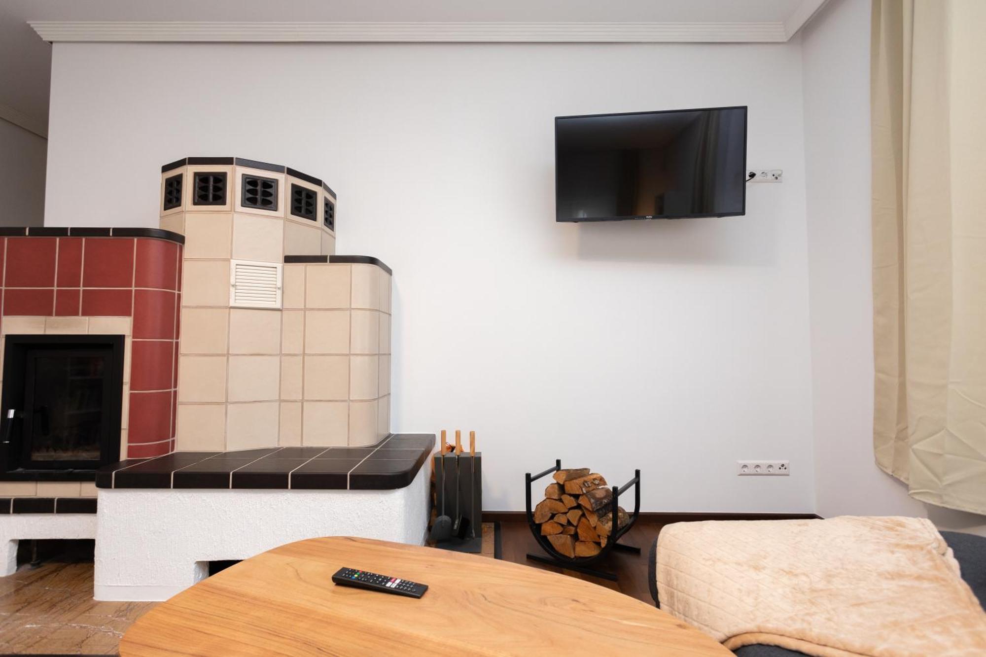 Stadthaus Mit 2 Schlafzimmern & Wohnzimmer Mit Kamin - Kostenloser Privat-Parkplatz Auf Dem Grundstueck Lipsko Exteriér fotografie