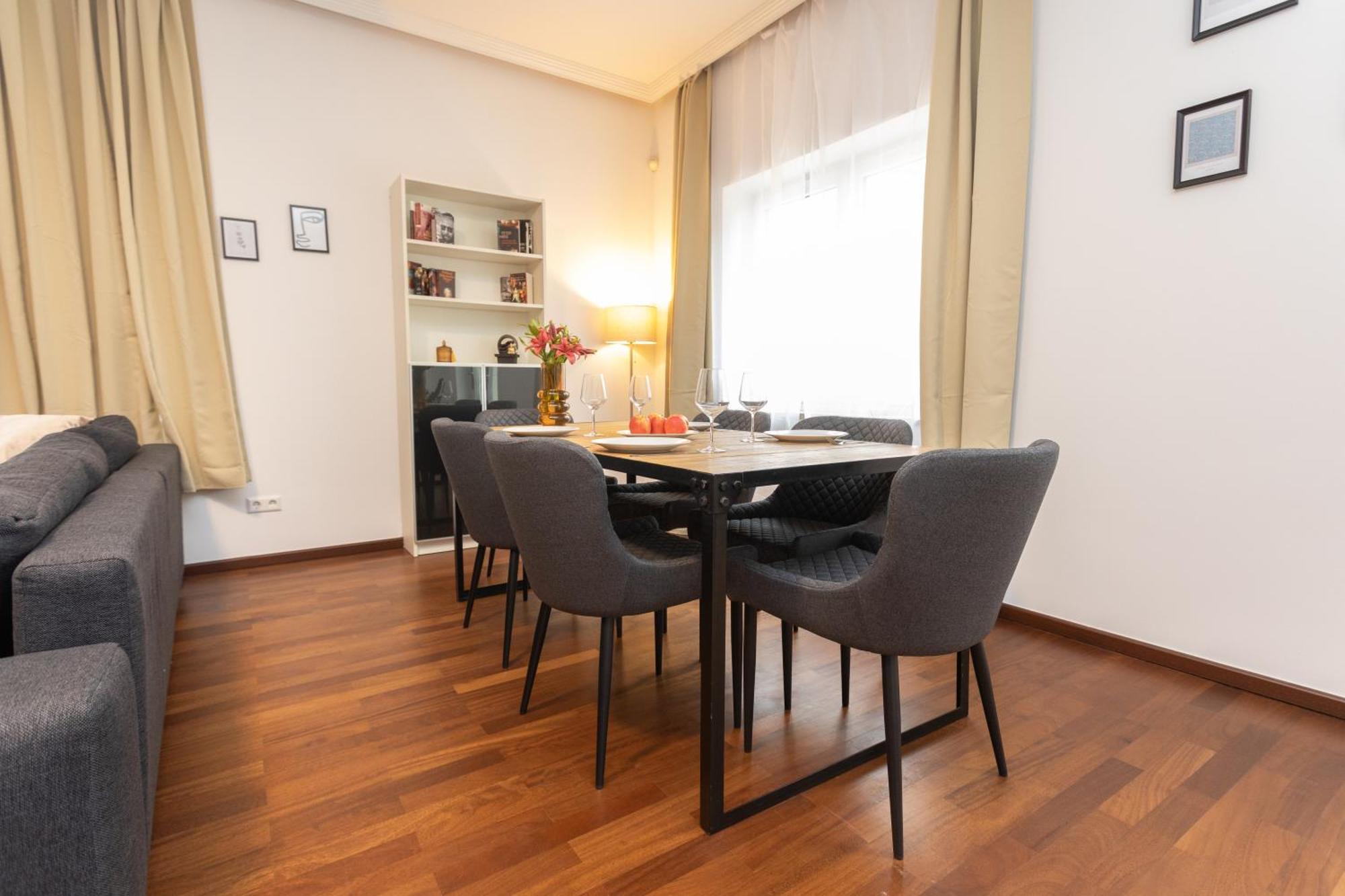 Stadthaus Mit 2 Schlafzimmern & Wohnzimmer Mit Kamin - Kostenloser Privat-Parkplatz Auf Dem Grundstueck Lipsko Exteriér fotografie