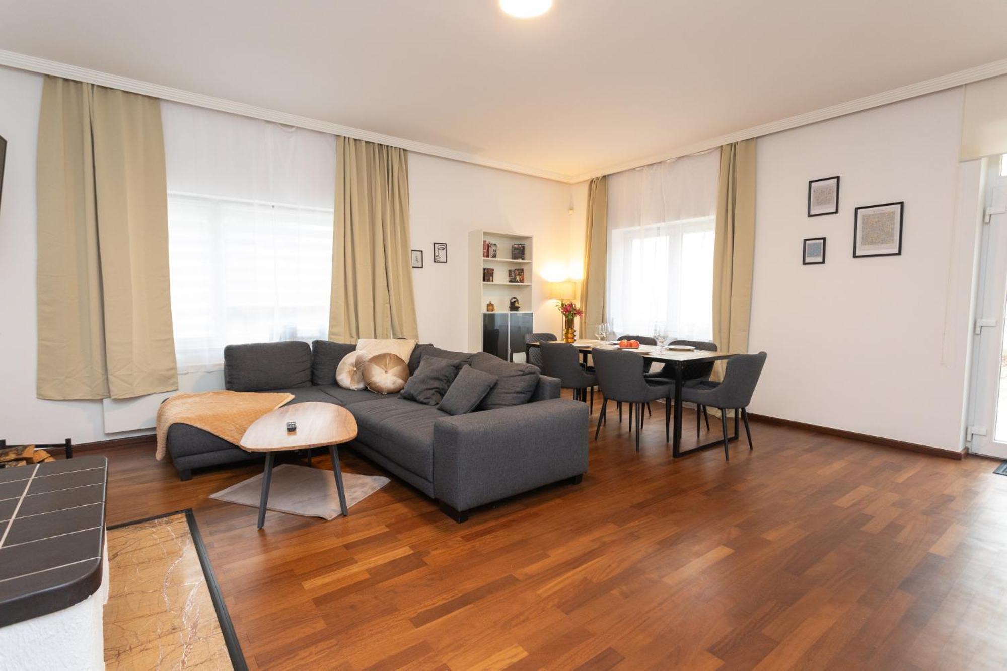 Stadthaus Mit 2 Schlafzimmern & Wohnzimmer Mit Kamin - Kostenloser Privat-Parkplatz Auf Dem Grundstueck Lipsko Exteriér fotografie