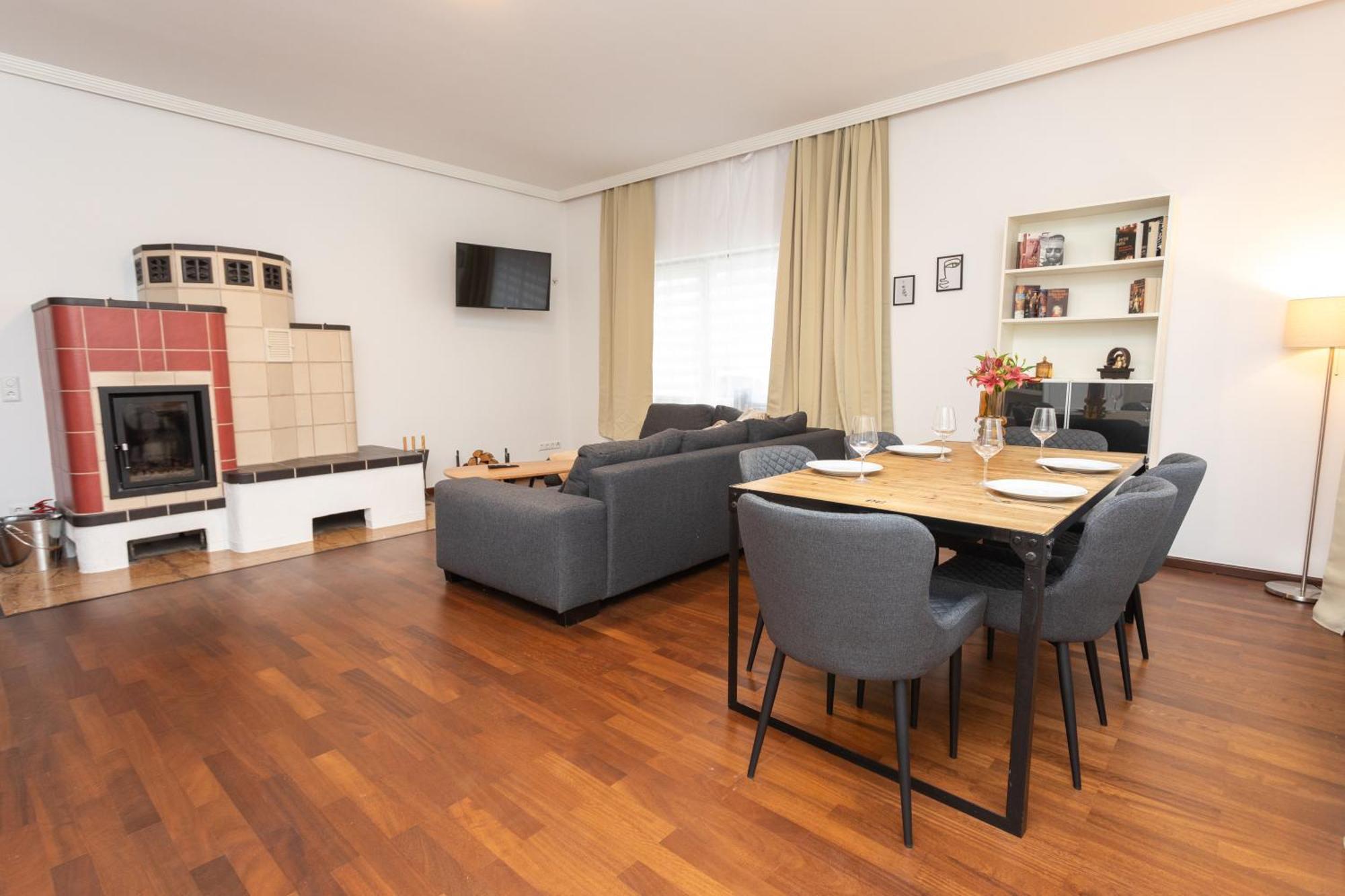 Stadthaus Mit 2 Schlafzimmern & Wohnzimmer Mit Kamin - Kostenloser Privat-Parkplatz Auf Dem Grundstueck Lipsko Exteriér fotografie